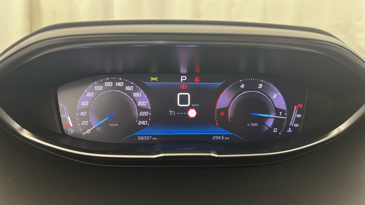 Peugeot 5008 Allure Pack 1.5 BlueHDi 130 BVA8 - Image 10