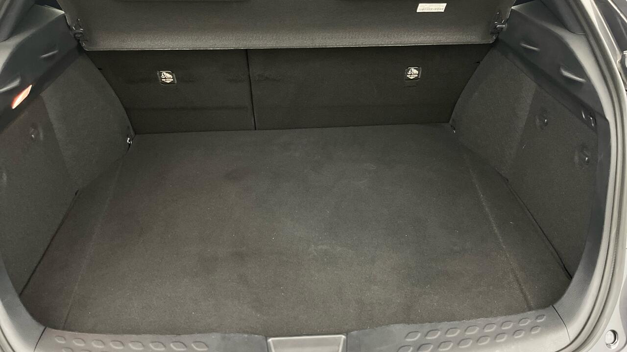 Toyota C-HR DYNAMIC BUSINESS 2.0 HYBRIDE 184 DYNAMIC BUSINESS - Image 13