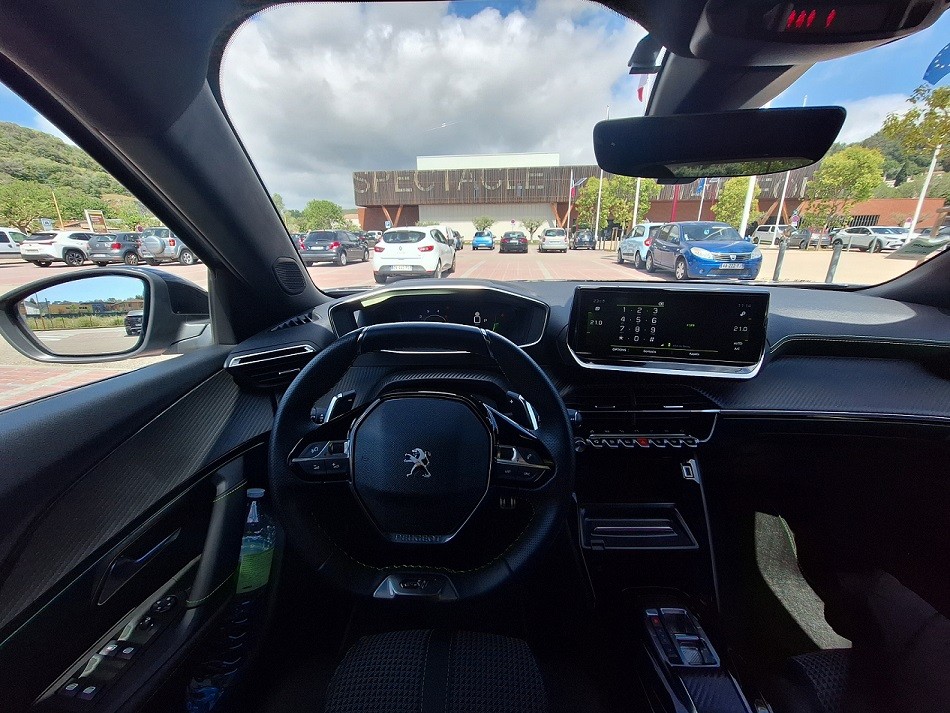 Peugeot 2008 GT 1.5 BlueHDi 130ch - S&S EAT8 - Image 2