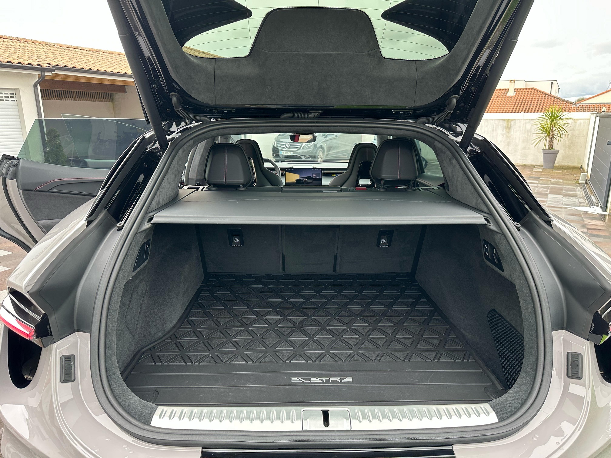 LOTUS ELETRE - Image 5