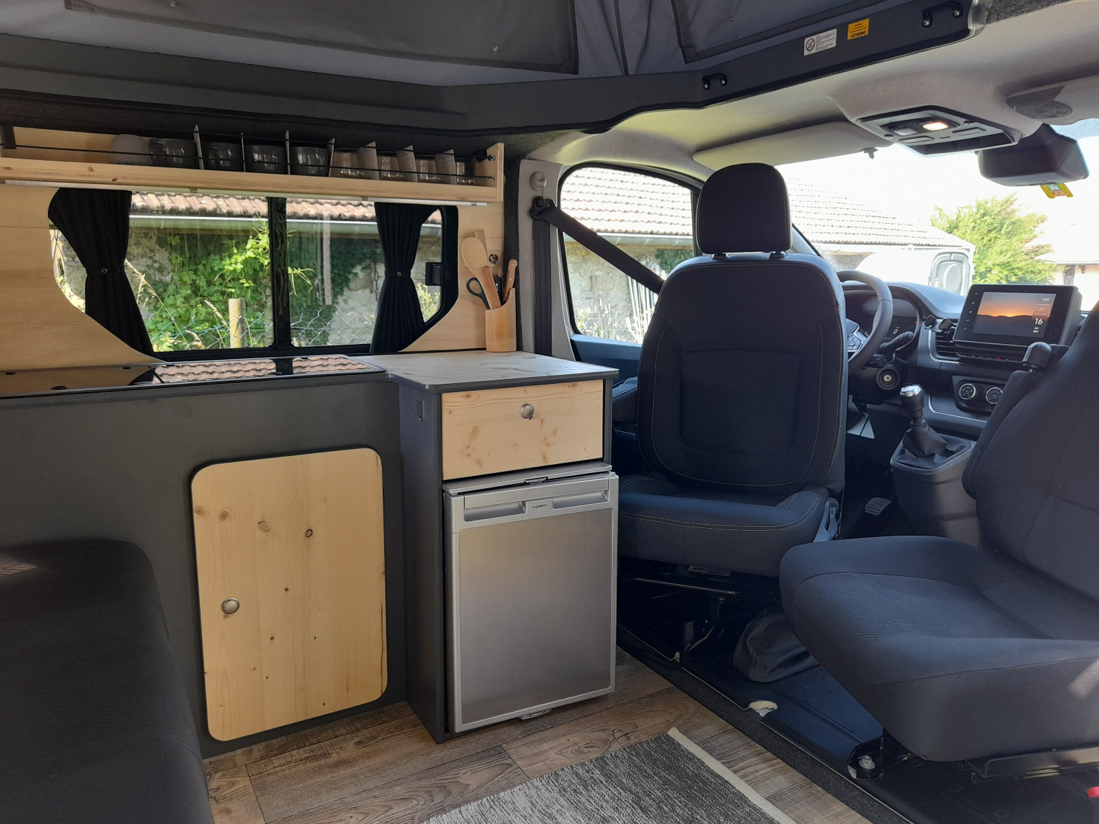 Renault TRAFIC GRAND CONFORT - Image 3