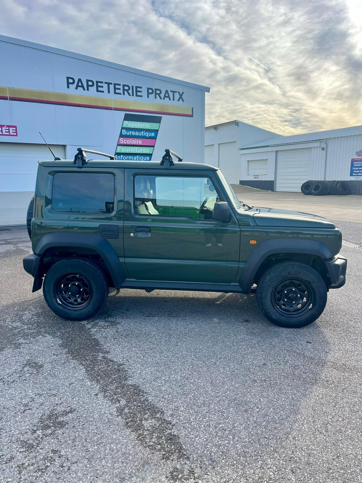 SUZUKI JIMNY 2 PRIVILEGE 2022 - Image 7