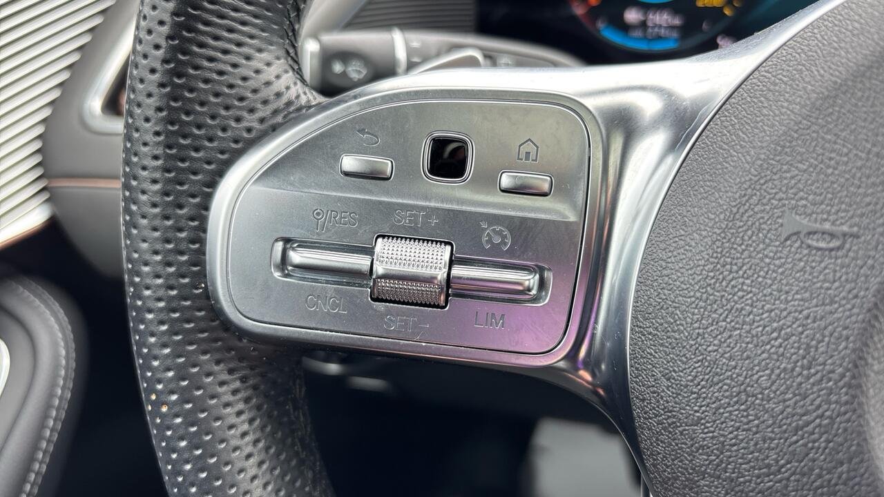 MERCEDES-BENZ EQC  400 AMG LINE 4MATIC   - Image 21