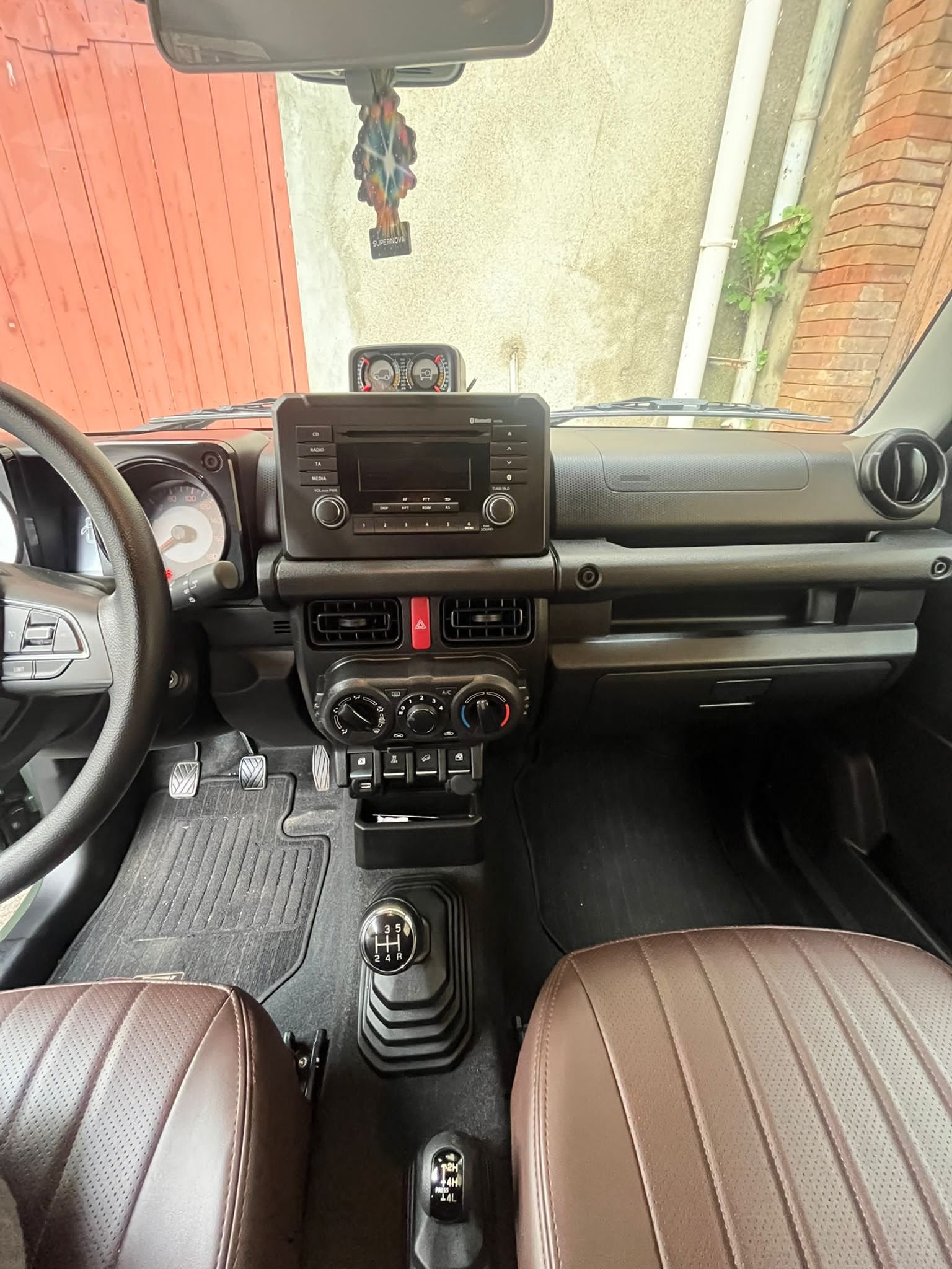 SUZUKI JIMNY II 1.5 VVT PRIVILEGE  PRIVILEGE - Image 4