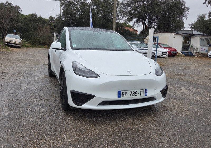 Tesla Model Y Standard RWD - Image 2