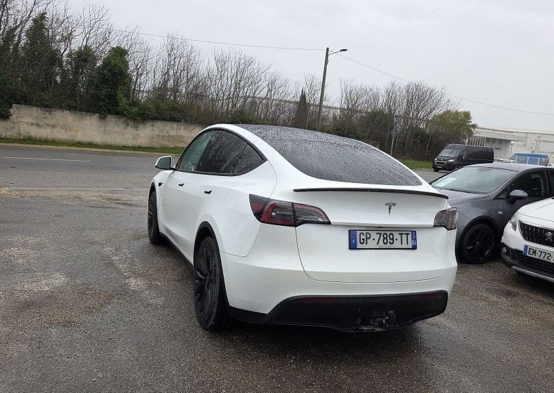 Tesla Model Y Standard RWD - Image 5