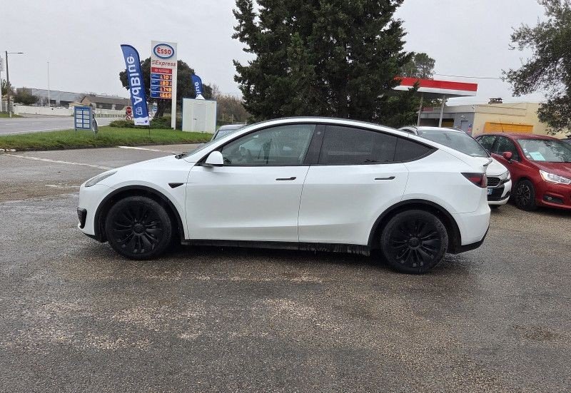 Tesla Model Y Standard RWD - Image 6