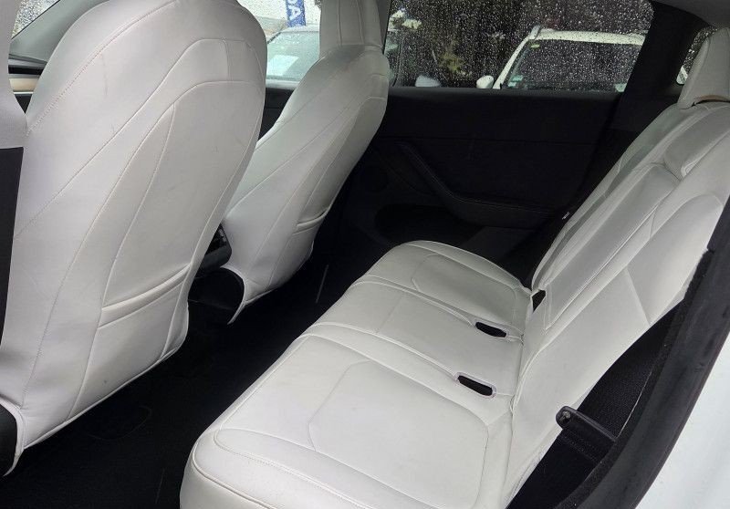 Tesla Model Y Standard RWD - Image 16