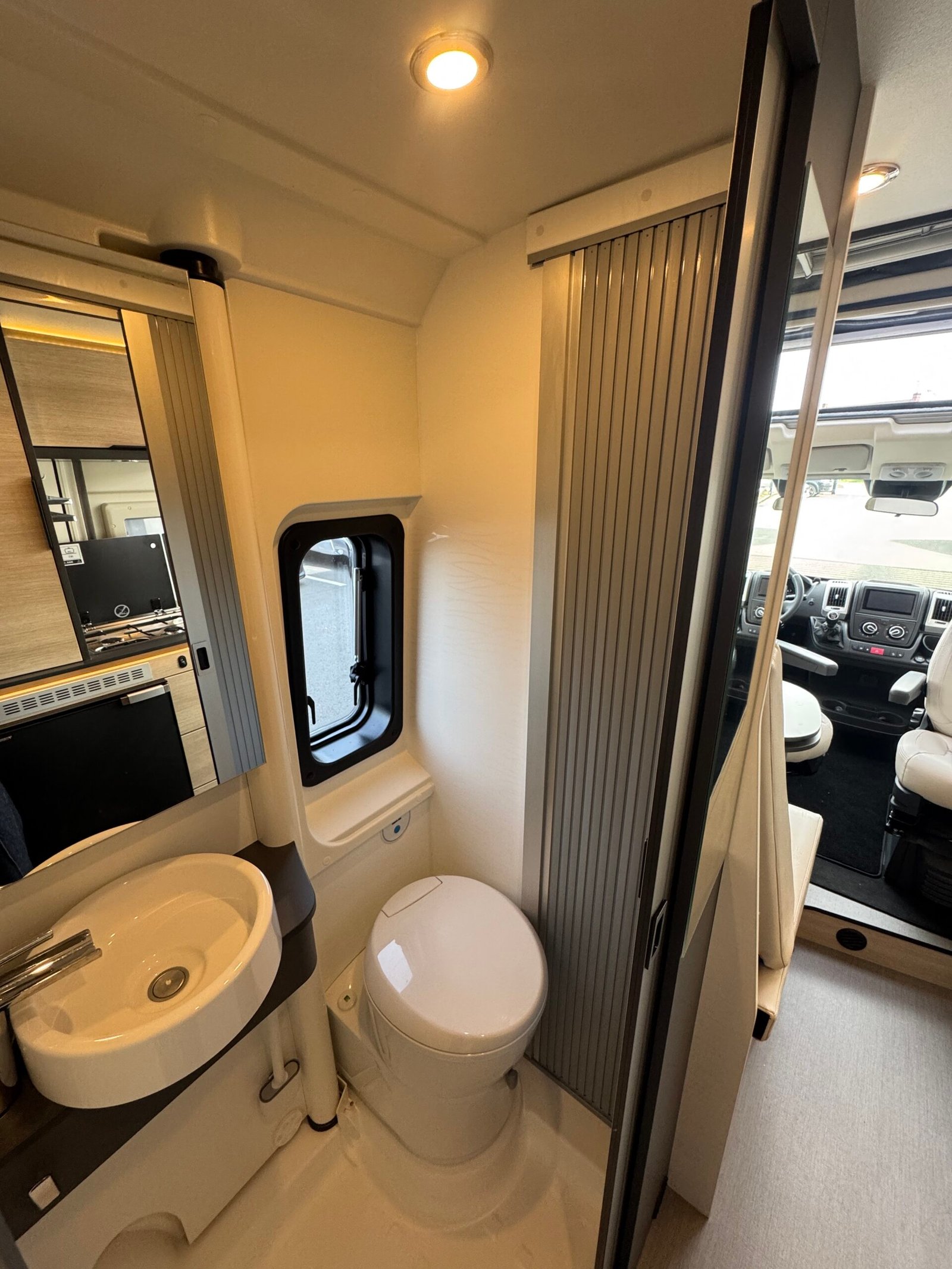 Peugeot BOXER 2,2L Dreamer D43 UP ADDICT  - Image 10