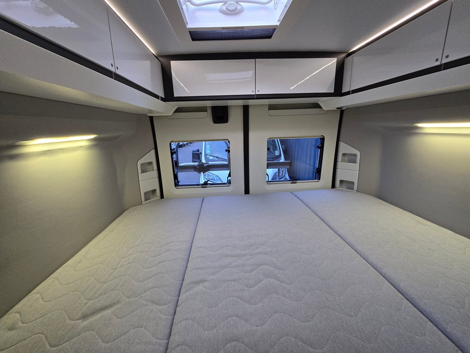 Adria Twin 600 SPB Supreme - Image 21